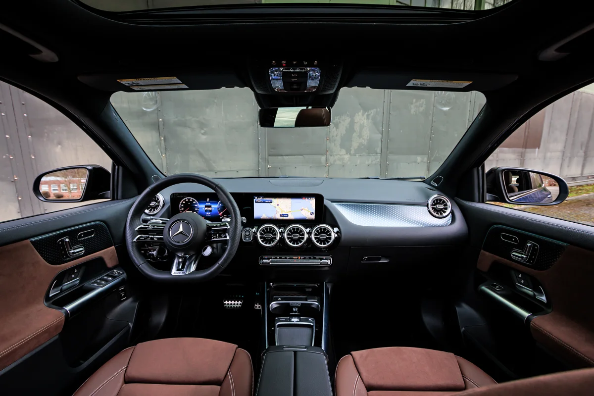 Mercedes GLA dashboard telefoonhouder montage